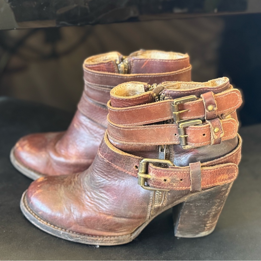 Freebird by Steven sz 7 brown leather ankle boots
